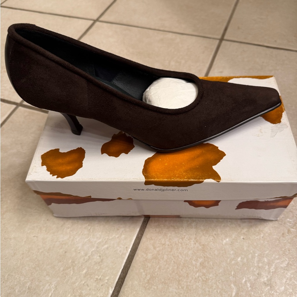 Donald Pliner brand new brown heels with box